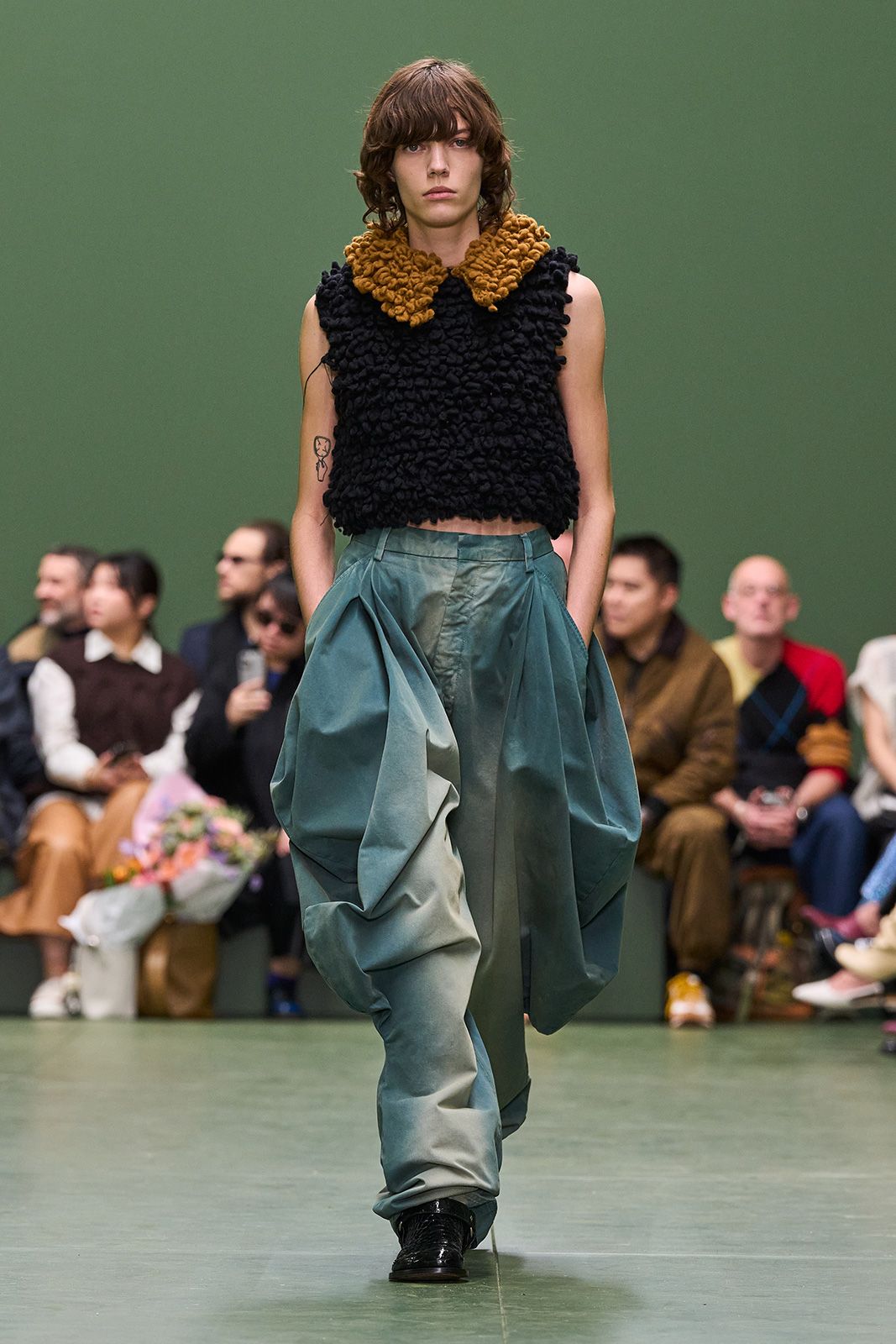 LOEWE_FW24_WW_SHOW_RUNWAY_7.jpg