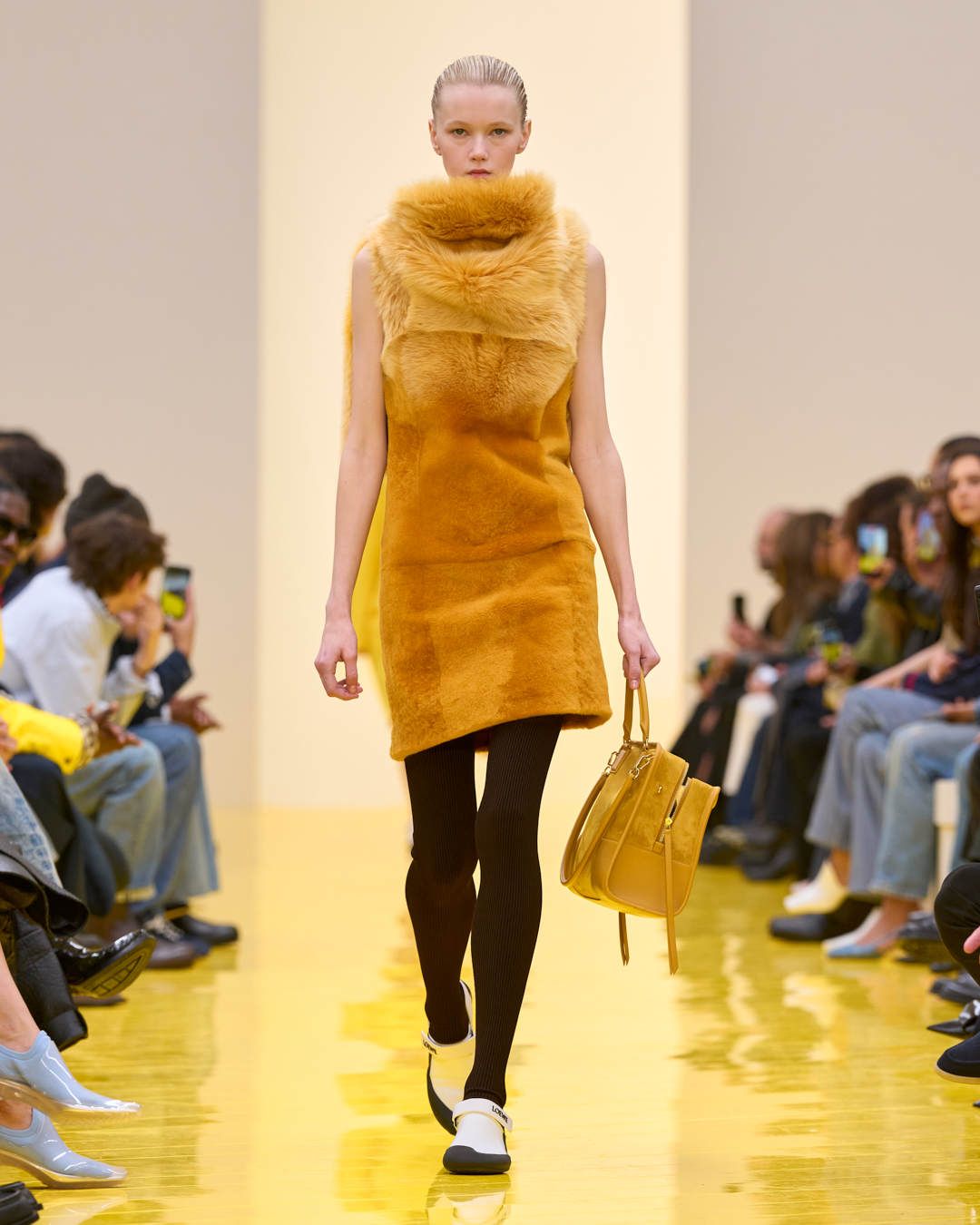 LOEWE_FAL-WINTER-26_5.jpg