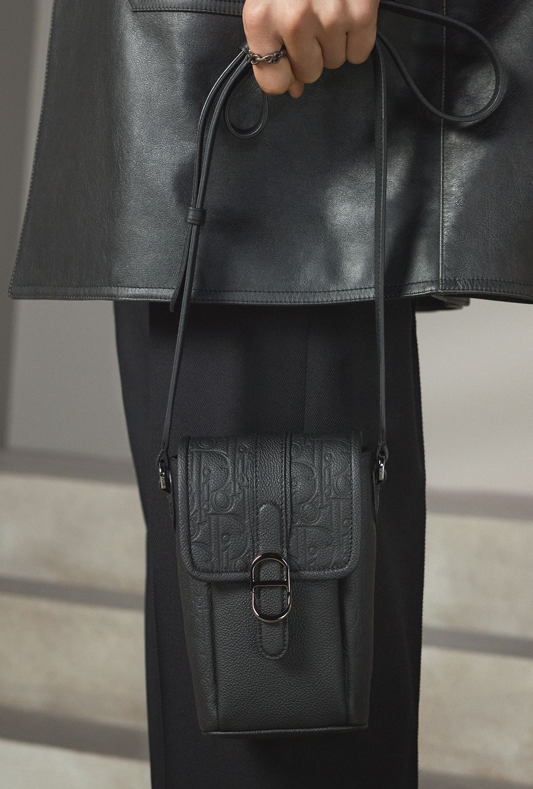 Dior-Gravity-Leather_3.jpg