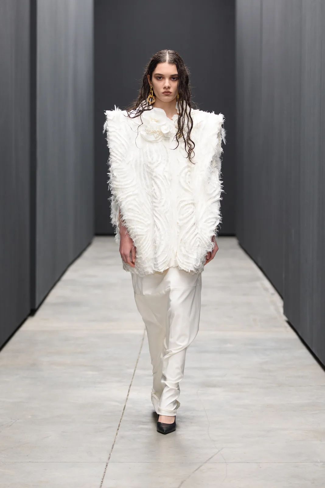 metal-mercedes-benz-fashion-week-tbilisi-01-supernatural-superstar-02.webp