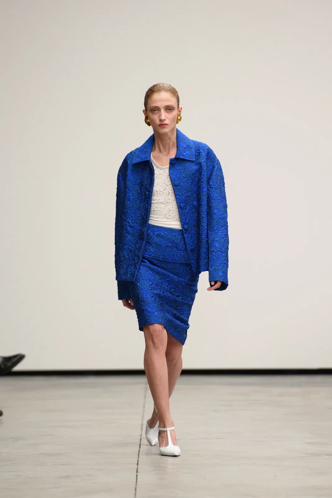 metal-mercedes-benz-fashion-week-tbilisi-04-ingorokva-04.webp