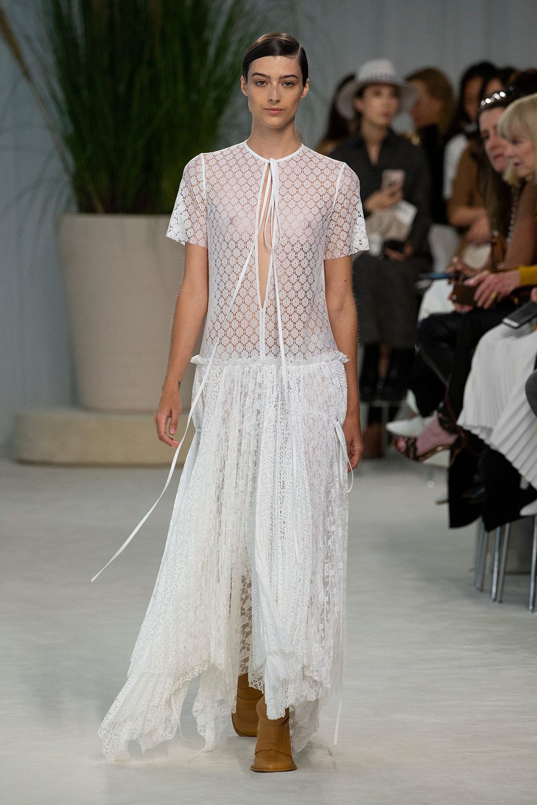 Loewe Women S S20 Look 43.jpg