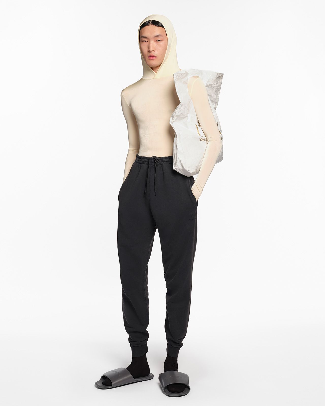 BALENCIAGA-SPRING-26-IMAGE-LOOK-18_JONAH.jpg