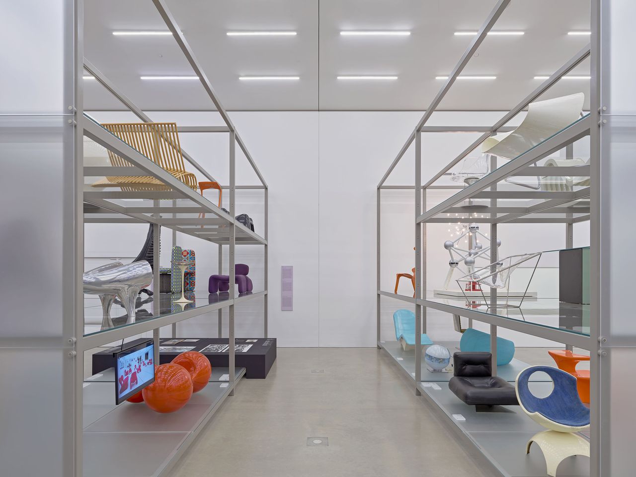 09_VDM_Science-Fiction-Design_Installation-View.jpg