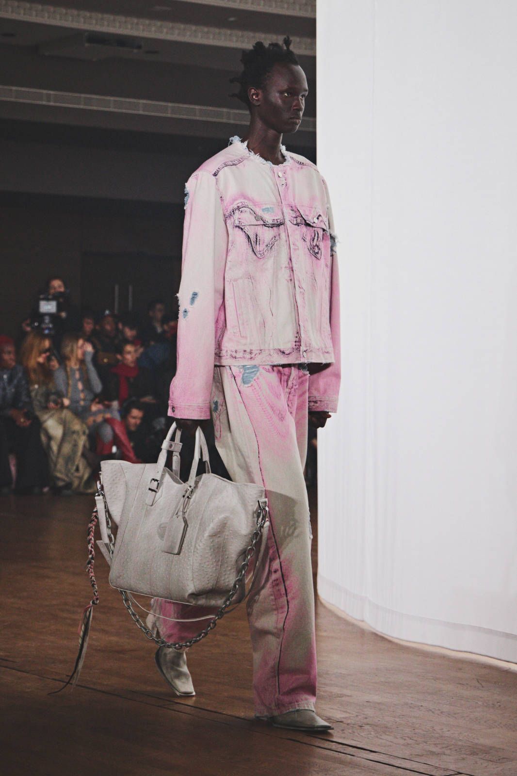 Camperlab_fw26_runway_press_look_09.jpg