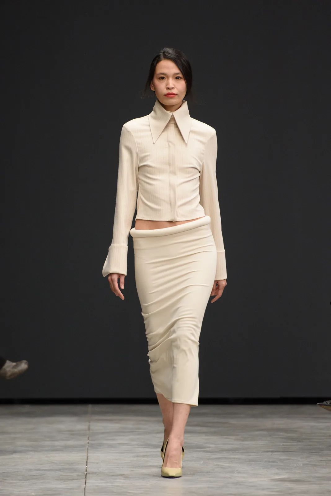 metal-mercedes-benz-fashion-week-tbilisi-02-tatuna-05.webp