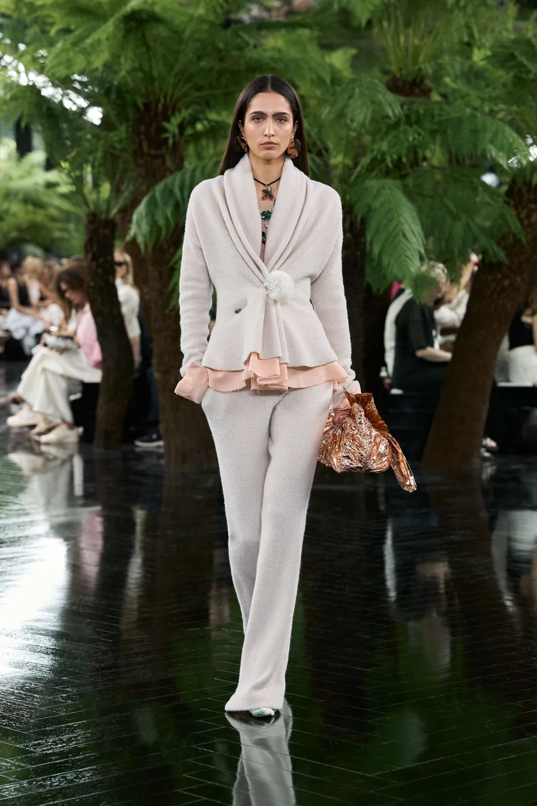 metal-dior-haute-couture-f-w-2026-17.webp