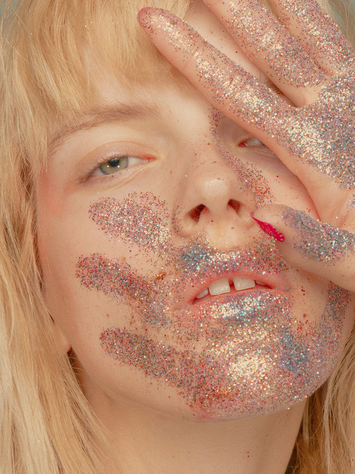 Willand Joan Metalmagazine 7.jpg