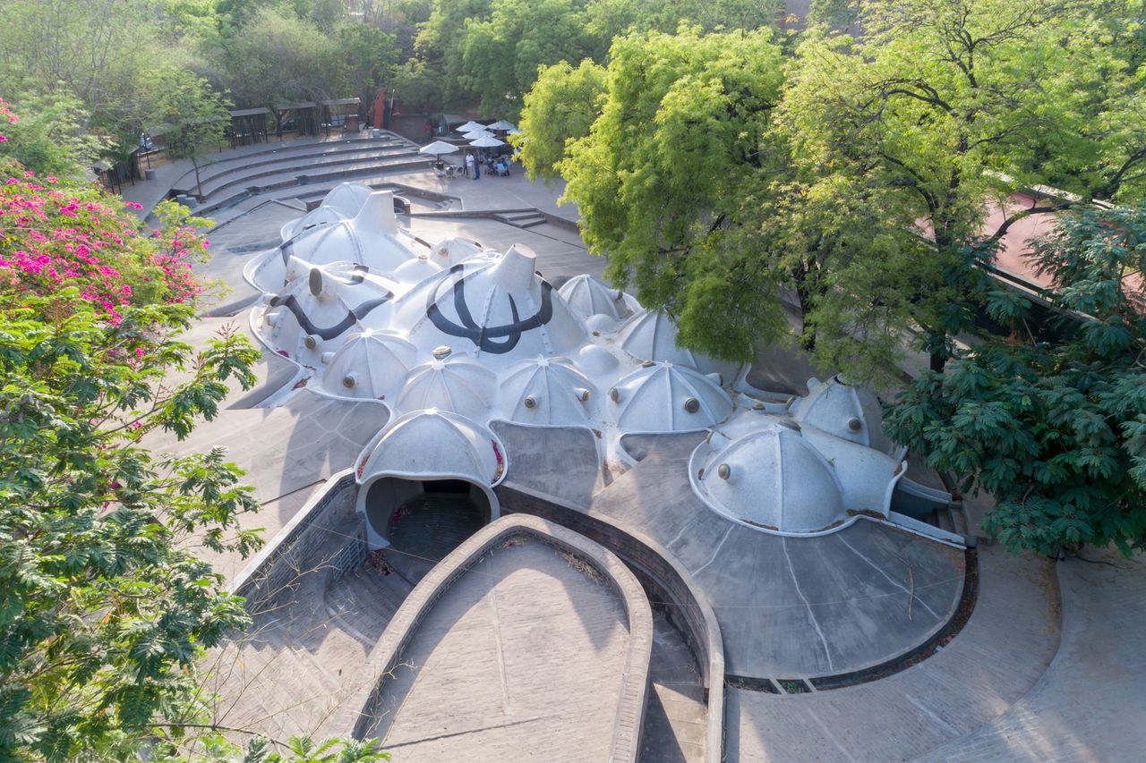 05 Vdm Doshi Gufa Exterior.jpg