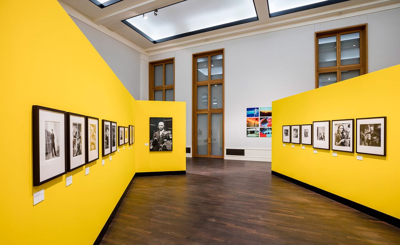 21 Mf Kuenstler Komplex Ausstellungsansicht Dv B.jpg