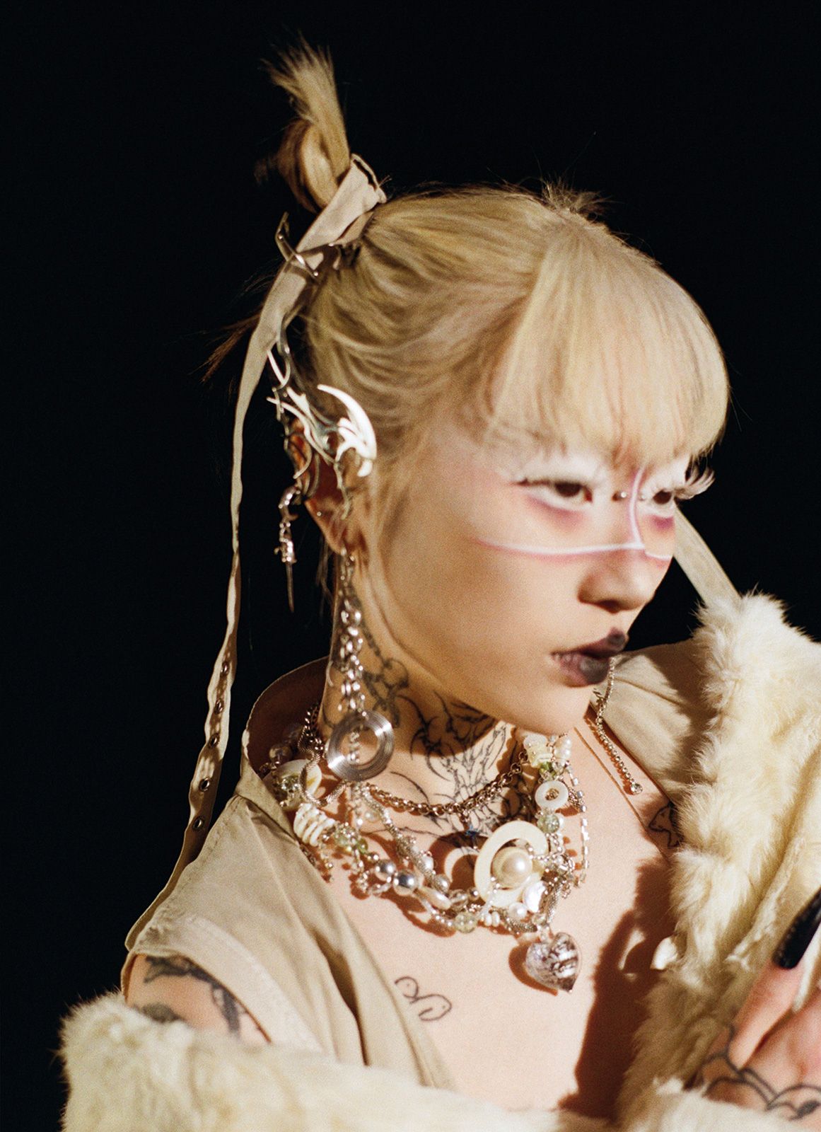Yeule Metalmagazine 9.jpg