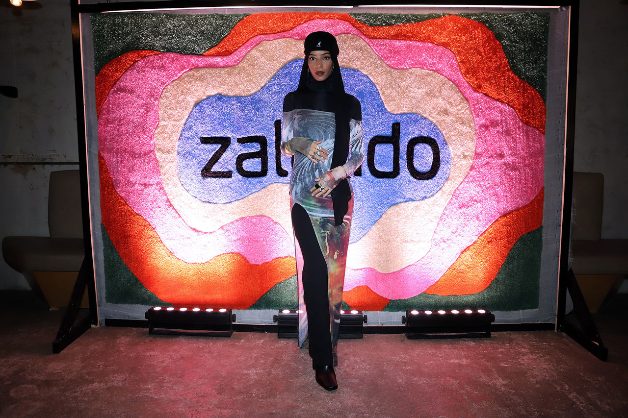 Hajar Brown Holidays Zalando.jpg