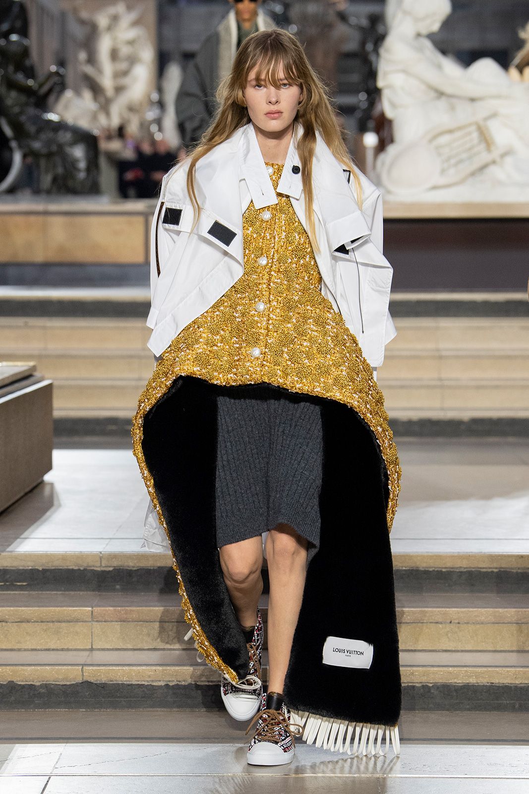 Louis Vuitton F W22 Look 06.jpg