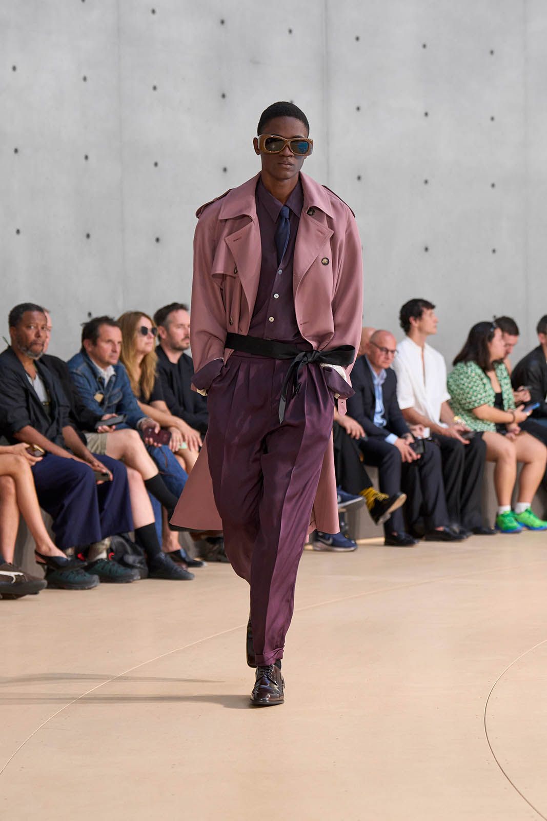 SAINT LAURENT_FASHION_SHOW_MEN_SUMMER26_RUNWAY_23.jpg