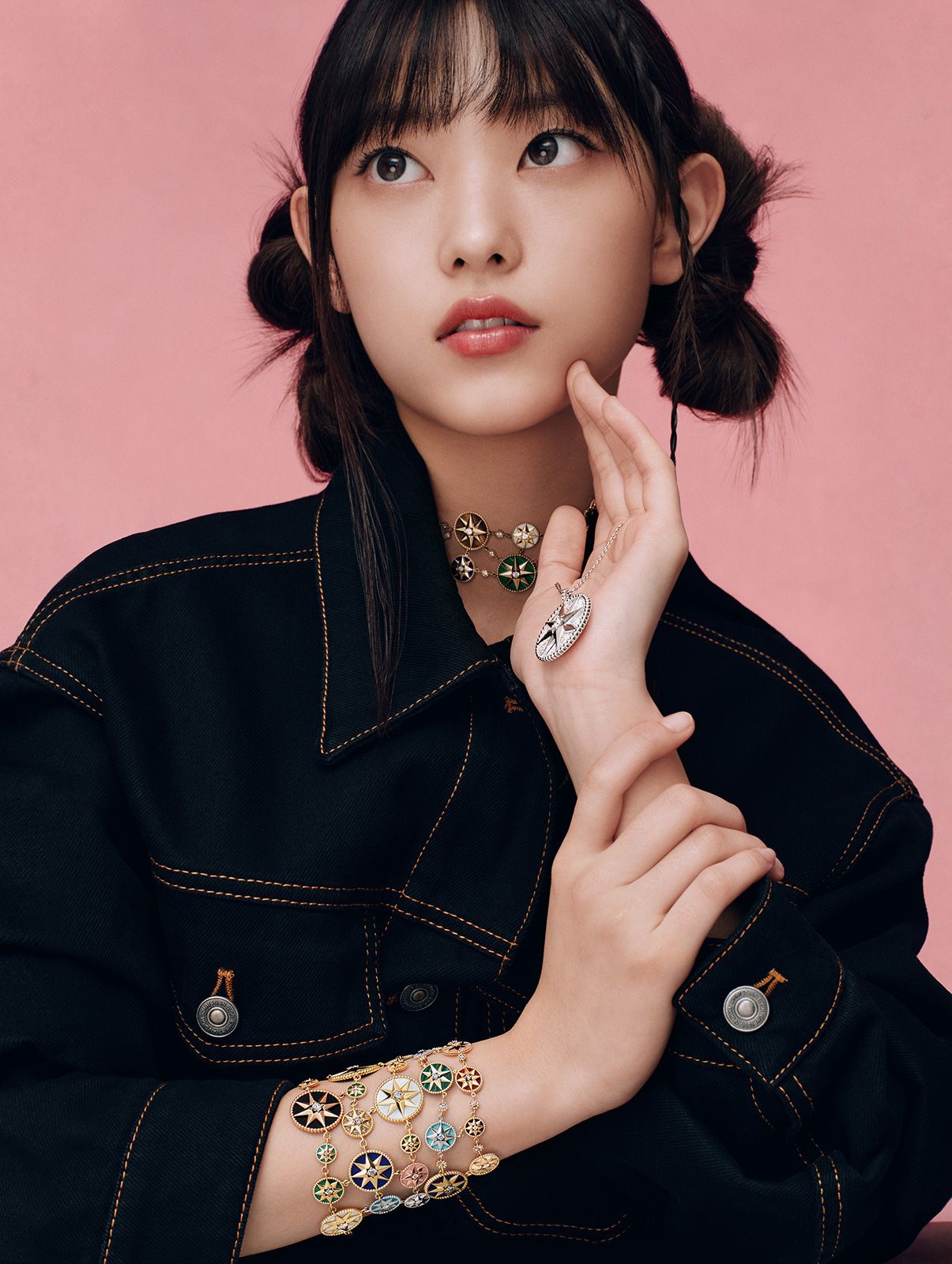 Dior Main Rdv Tribales Haerin 15.jpg