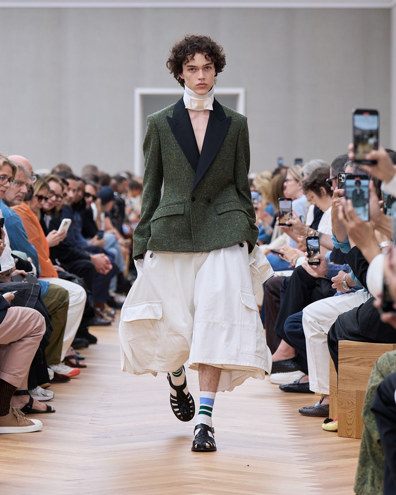 DIOR-SUMMER-2026-COLLECTION_VISUELS_LOOK-RUNWAY_4.jpg