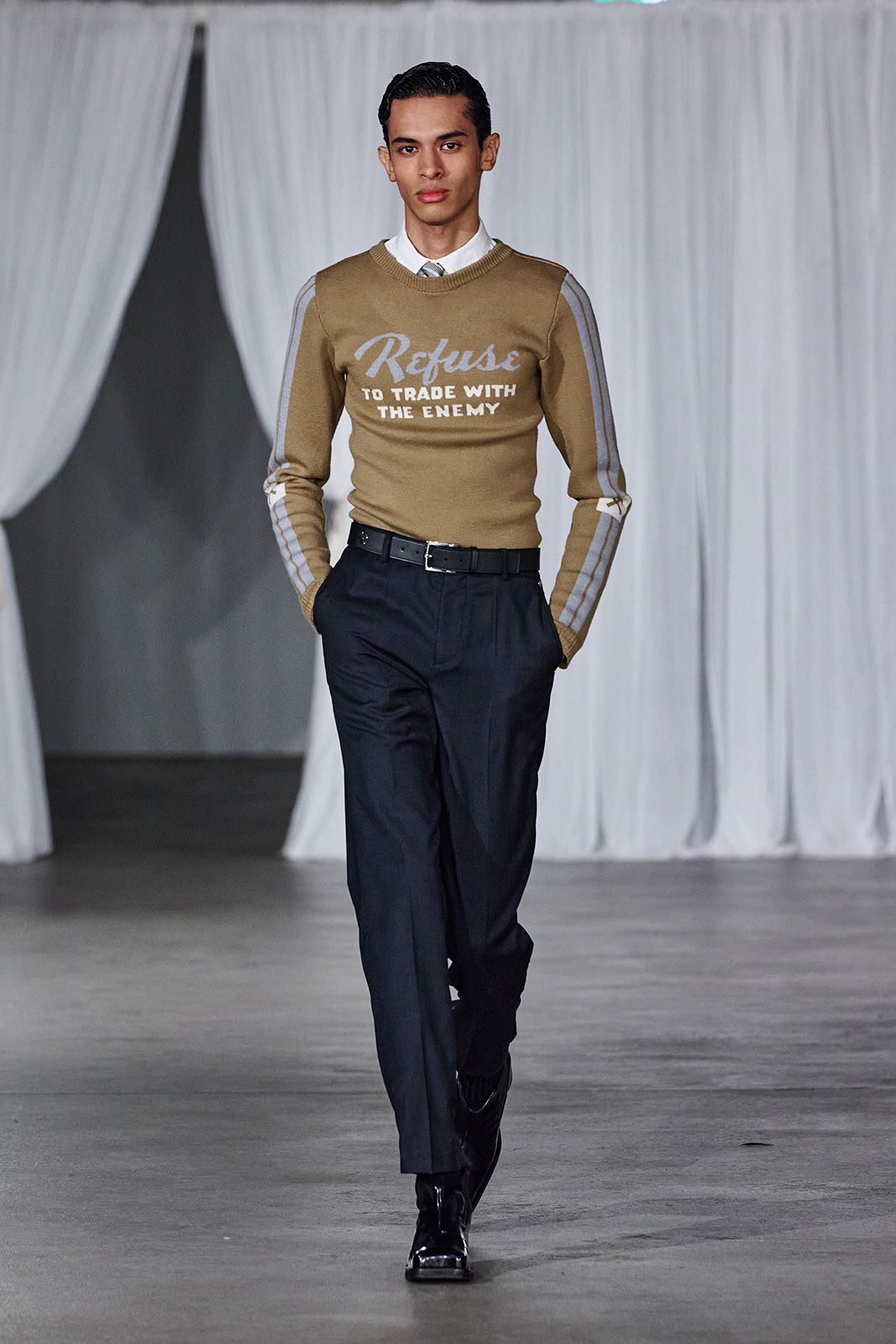 13_GmbH_AW25_Runway_by_Finnegan-Koichi-Godenschweger.jpg