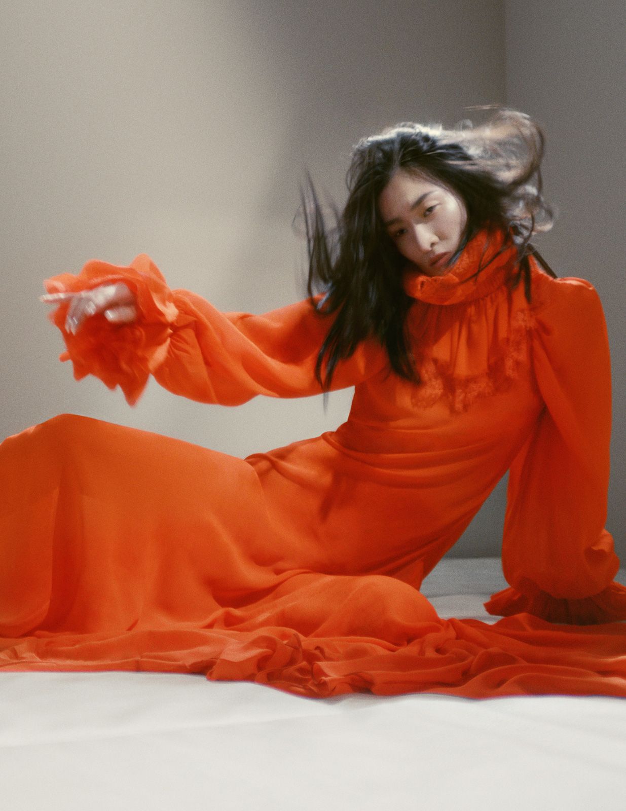 McQueen-Autumn-Winter-2025-Campaign-008-(2)-NO-LOGO.jpg
