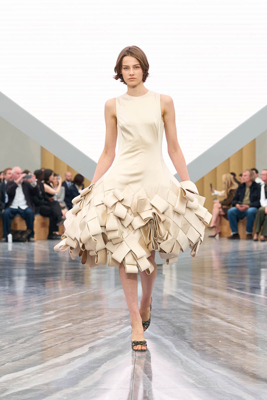 DIOR_W_RTW_SS26_7.jpg