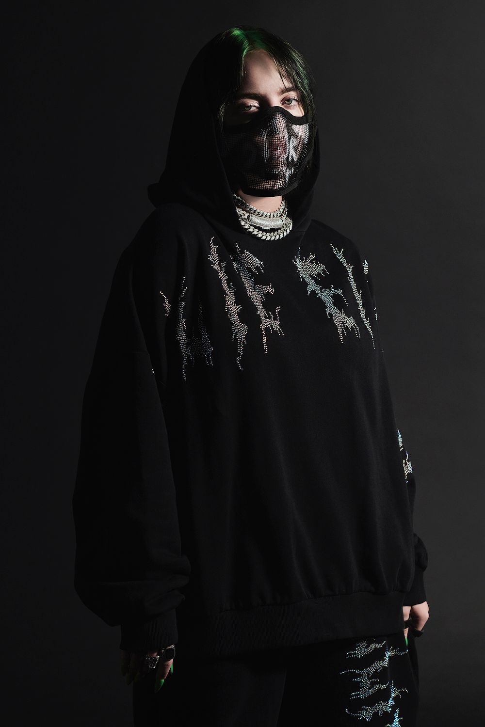 Billie Eilish Bershka Metalmagazine4.jpg
