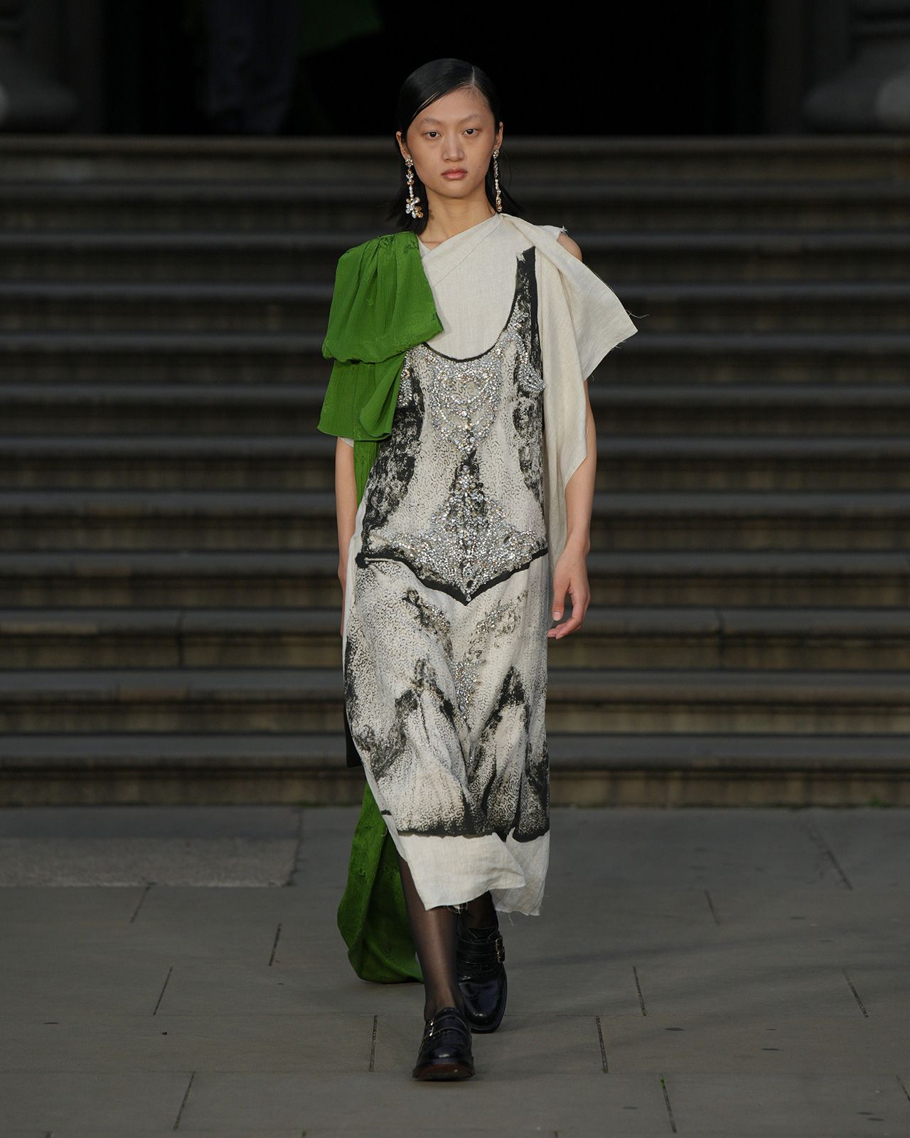 ERDEM-Spring-Summer-2025---Photographed-by-Jason-Lloyd-Evans---Look-32.jpg