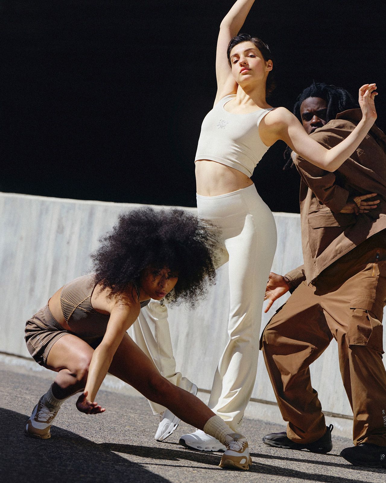 LOEWE_2025_FW25_ON_16.jpg