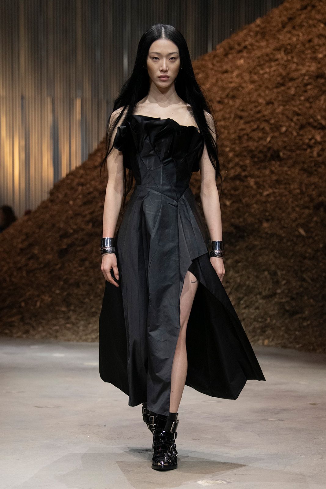 Alexander Mc Queen Fw 2022 Metalmagazine 20.jpg