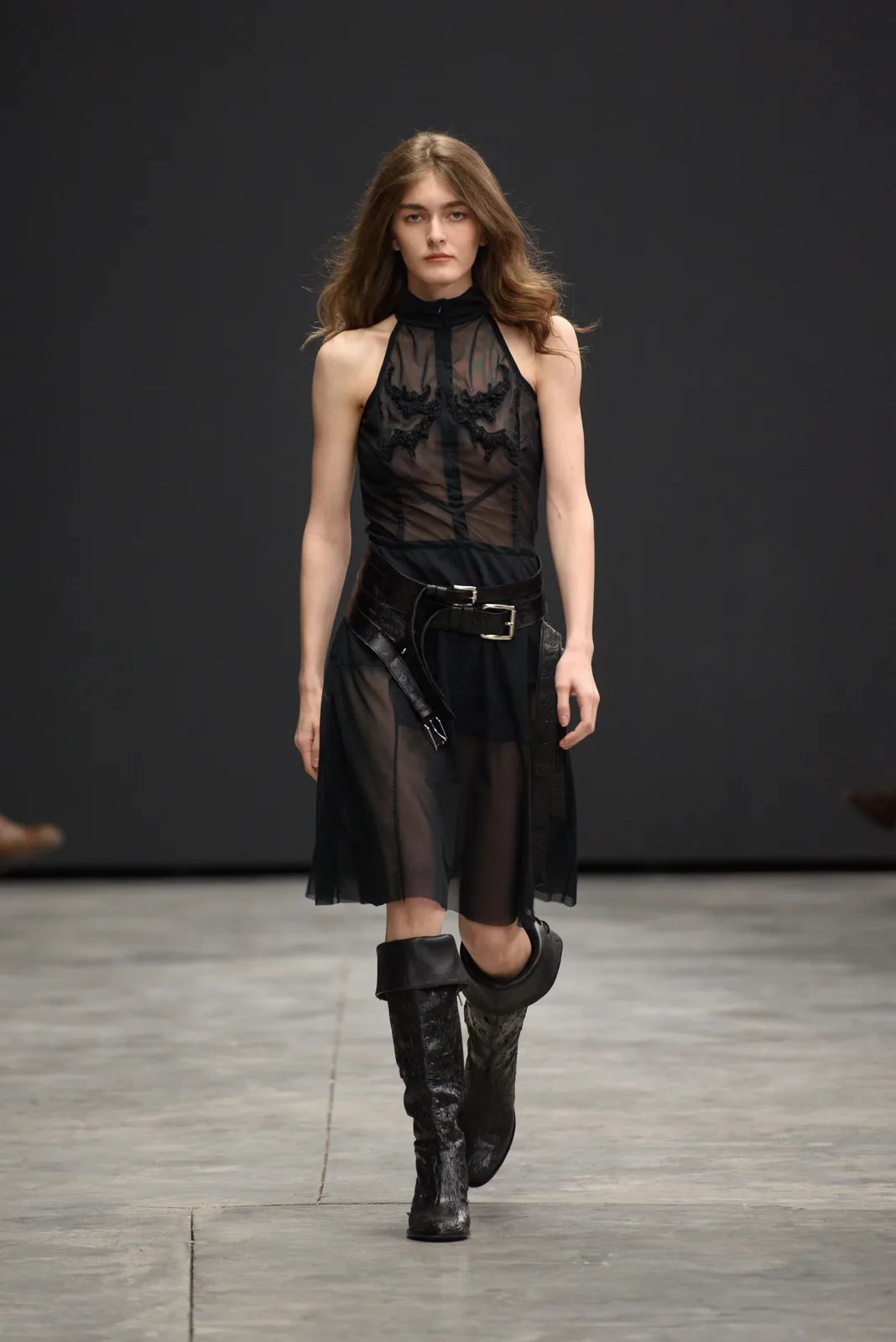 metal-mercedes-benz-fashion-week-tbilisi-03-syndrom-02.webp