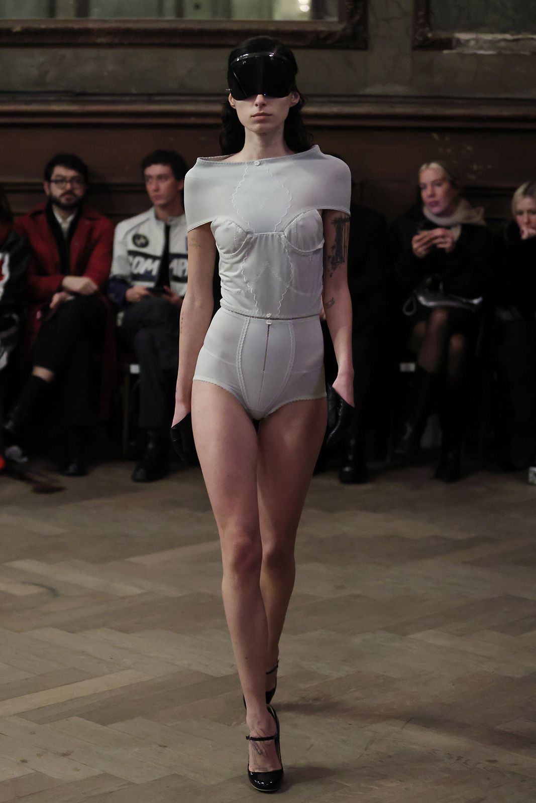 LOU_DE_BÈTOLY_AW25_Look36_Press_by_Boris-Marberg_for_BFW.jpg