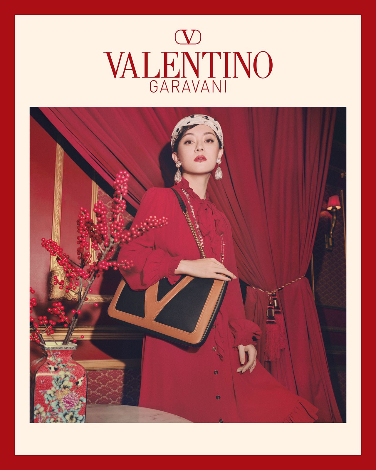 Valentino_SS25-CNY_Logo_4x5_03.jpg