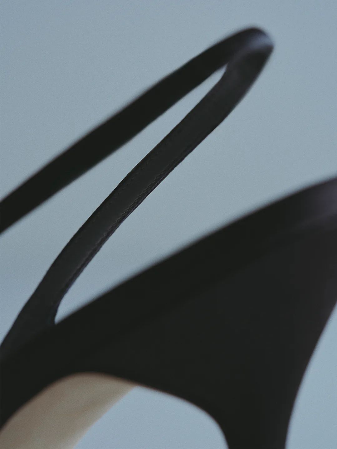 metal-balenciaga-x-manolo-blahnik-edit-06.webp