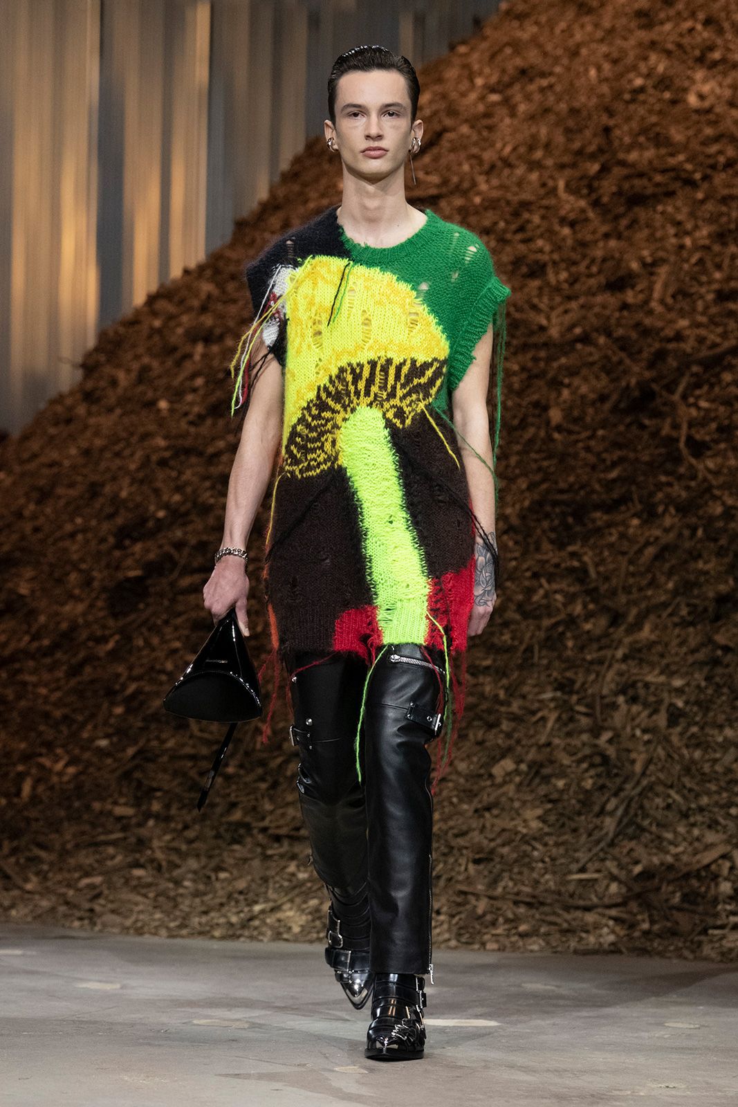 Alexander Mc Queen Fw 2022 Metalmagazine 24.jpg