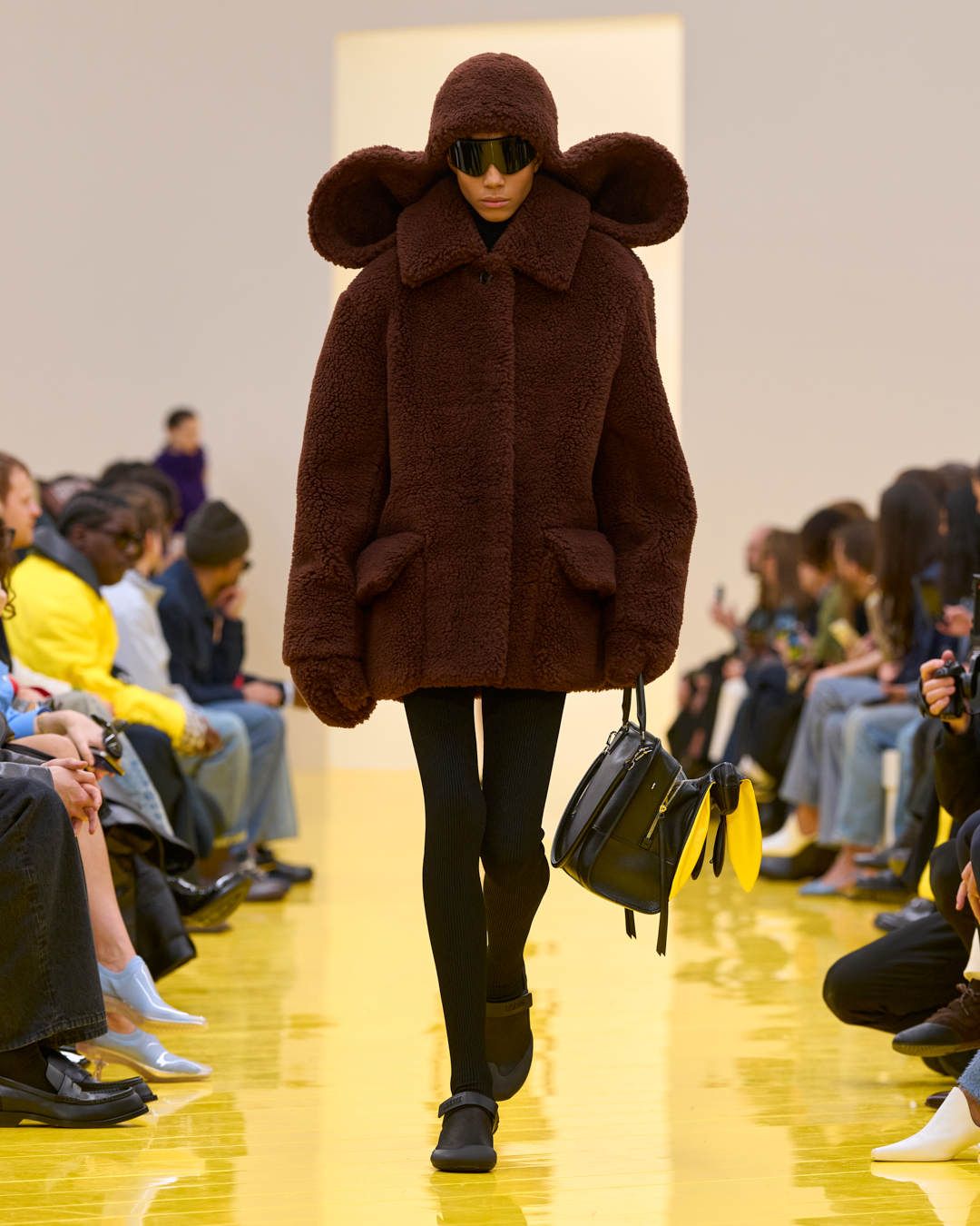 LOEWE_FAL-WINTER-26_16.jpg