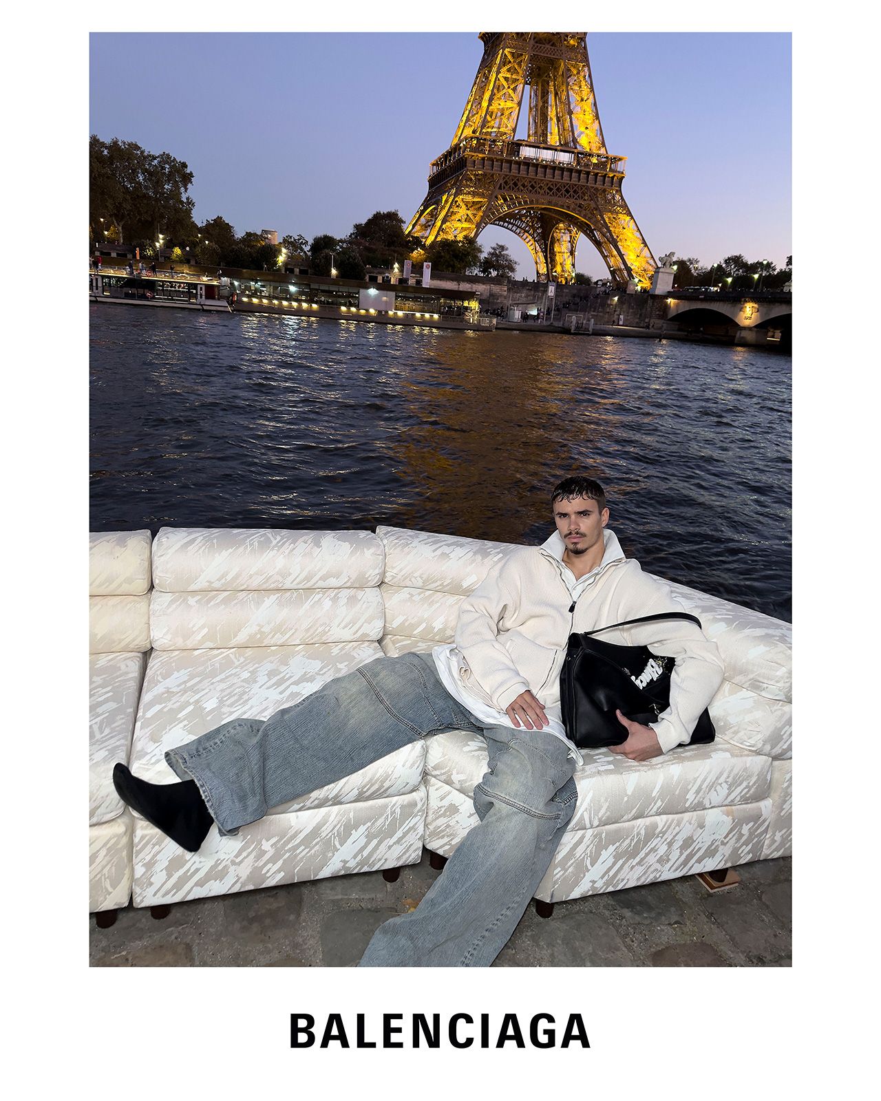 BALENCIAGA-THIS-IS-A-BALENCIAGA-CAMPAIGN-BY-JUERGEN-TELLER-IMAGE-3.jpg