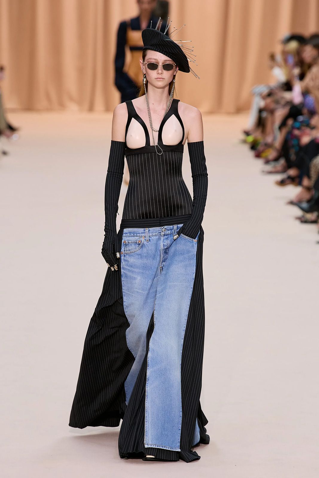 00019 Jean Paul Gaultier Fall 2022 Couture Credit Gorunway.jpg