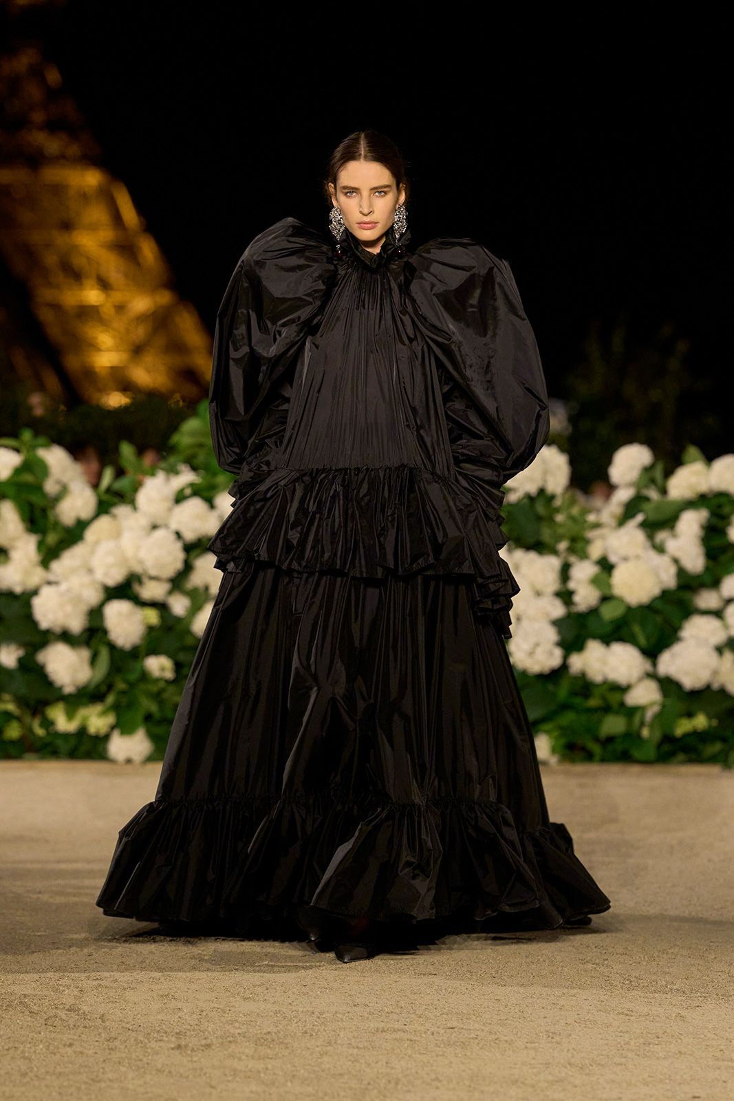 SAINT-LAURENT_FASHION_SHOW_WOMAN_SUMMER26_RUNWAY_19.jpg