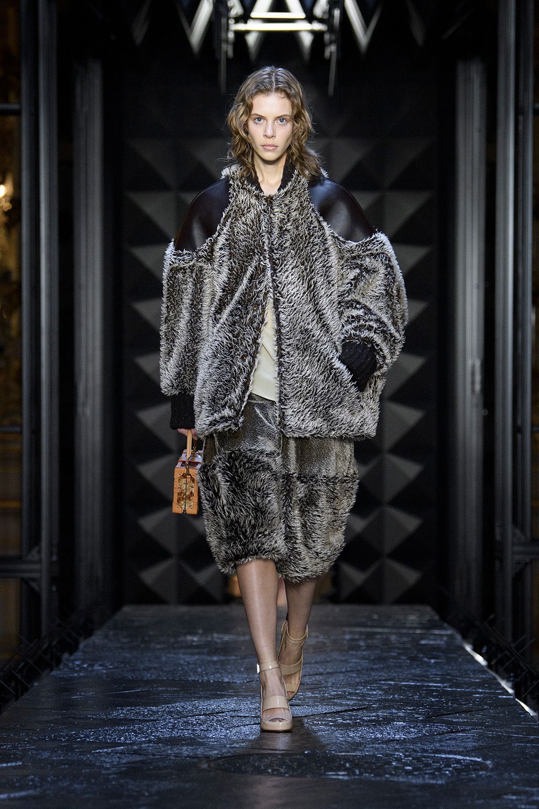 Louis Vuitton F W2324 Look 37.jpg
