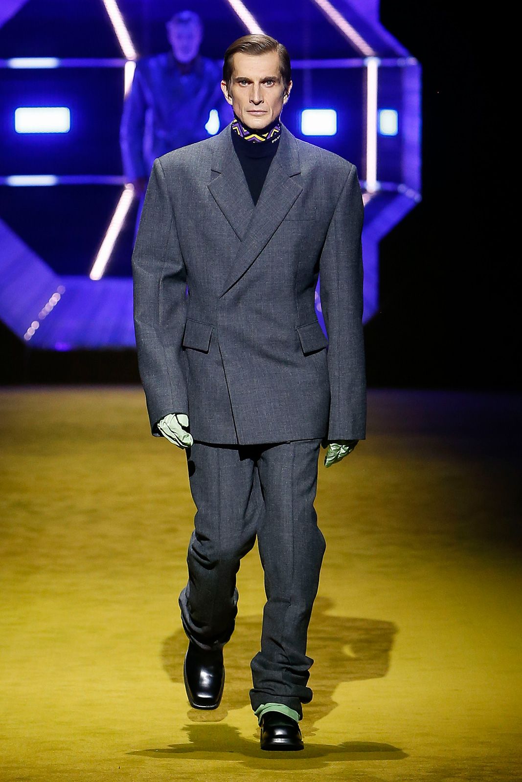 Prada Uomo F W22 Look35.jpg