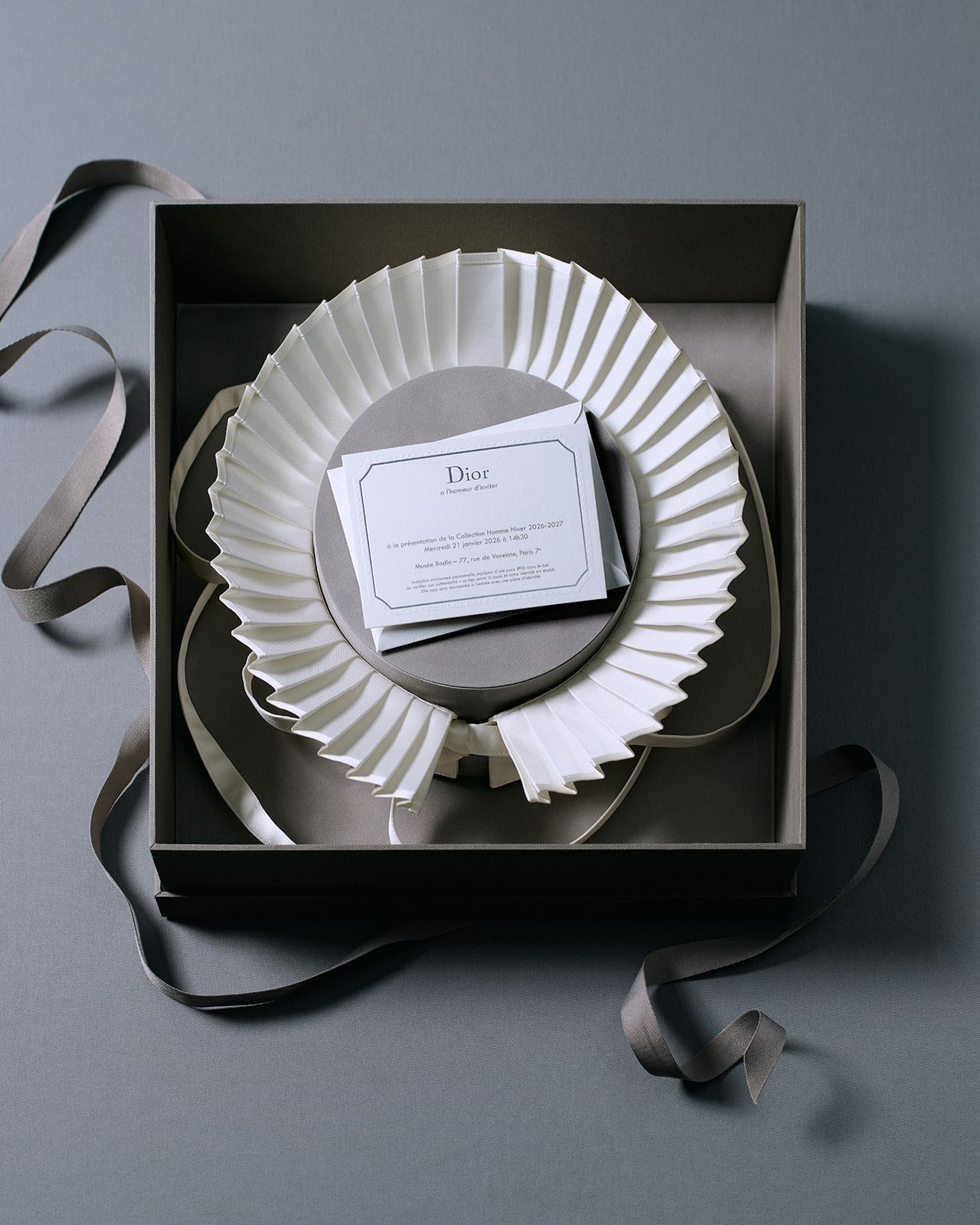 DIOR-MEN-WINTER26-27_SHOW-INVITATIONS-BY-JEAN-MARIE-BINET-(2).jpg