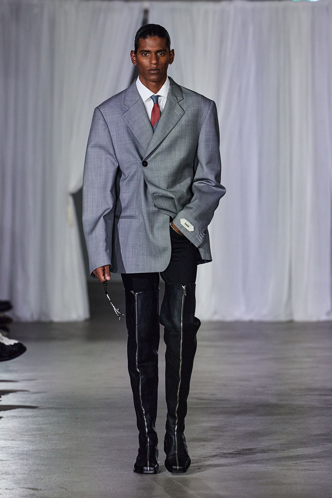 27_GmbH_AW25_Runway_by_Finnegan-Koichi-Godenschweger.jpg