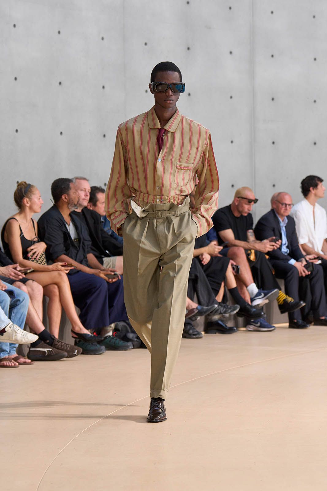SAINT LAURENT_FASHION_SHOW_MEN_SUMMER26_RUNWAY_14.jpg