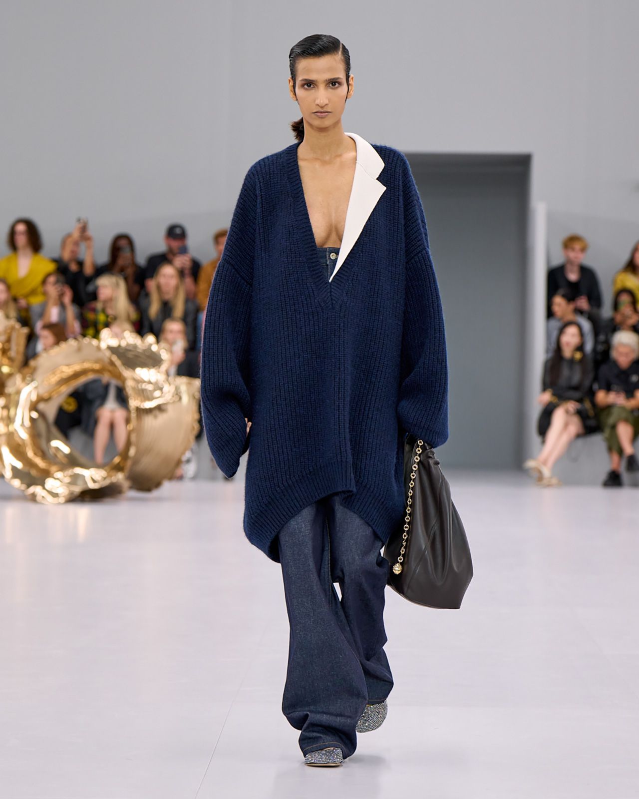 Loewe S S24 12.jpg