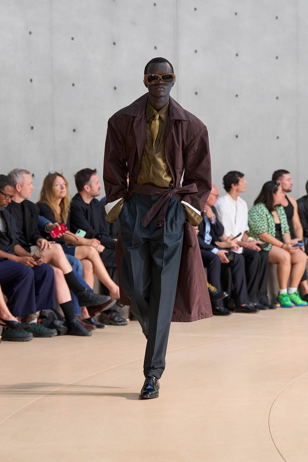 SAINT LAURENT_FASHION_SHOW_MEN_SUMMER26_RUNWAY_6.jpg