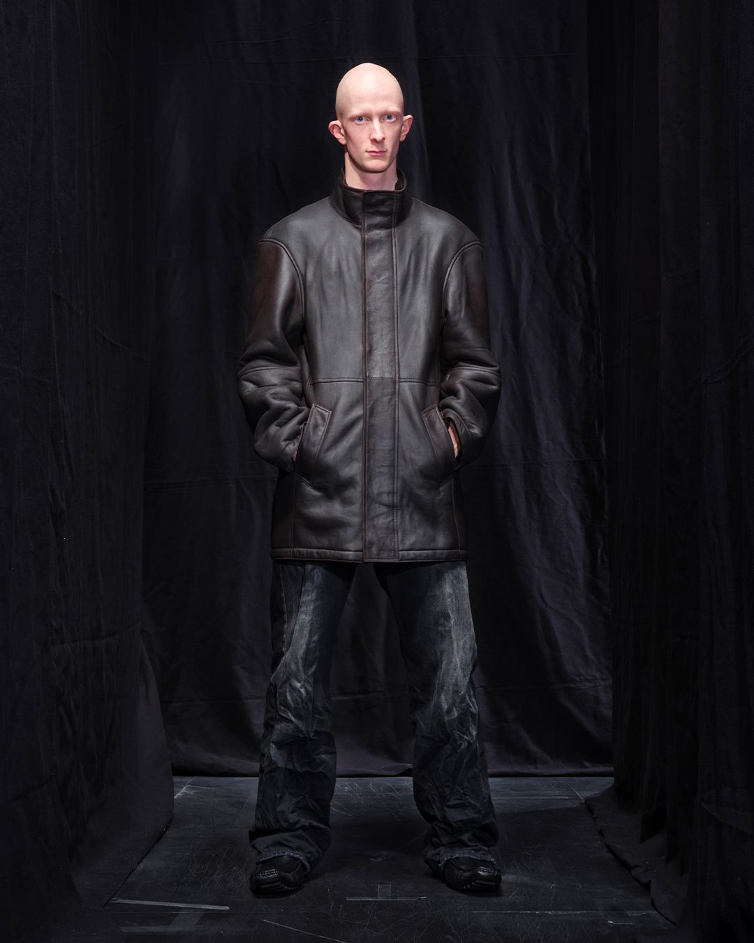 BALENCIAGA-WINTER-25-LOOK-19_HANSI.jpg