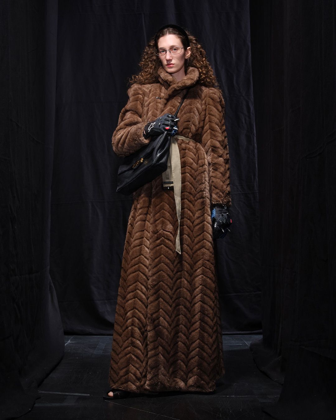 BALENCIAGA-WINTER-25-LOOK-28_JACKIE.jpg