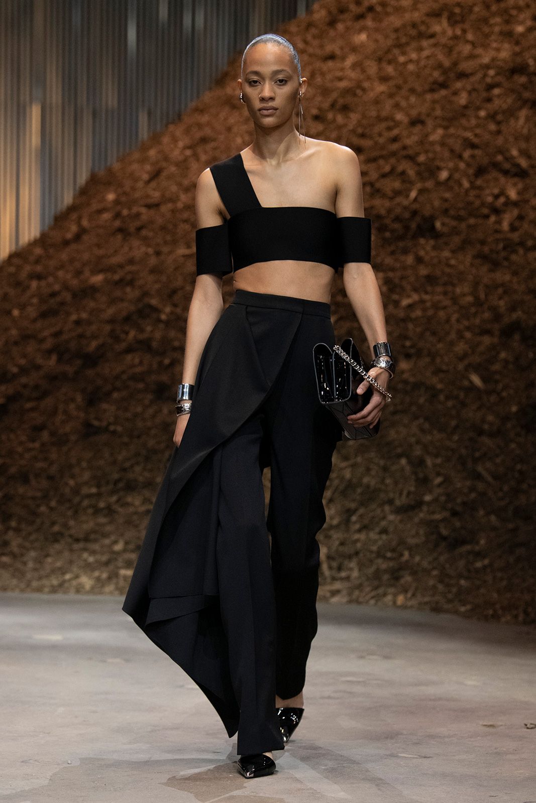 Alexander Mc Queen Fw 2022 Metalmagazine 14.jpg