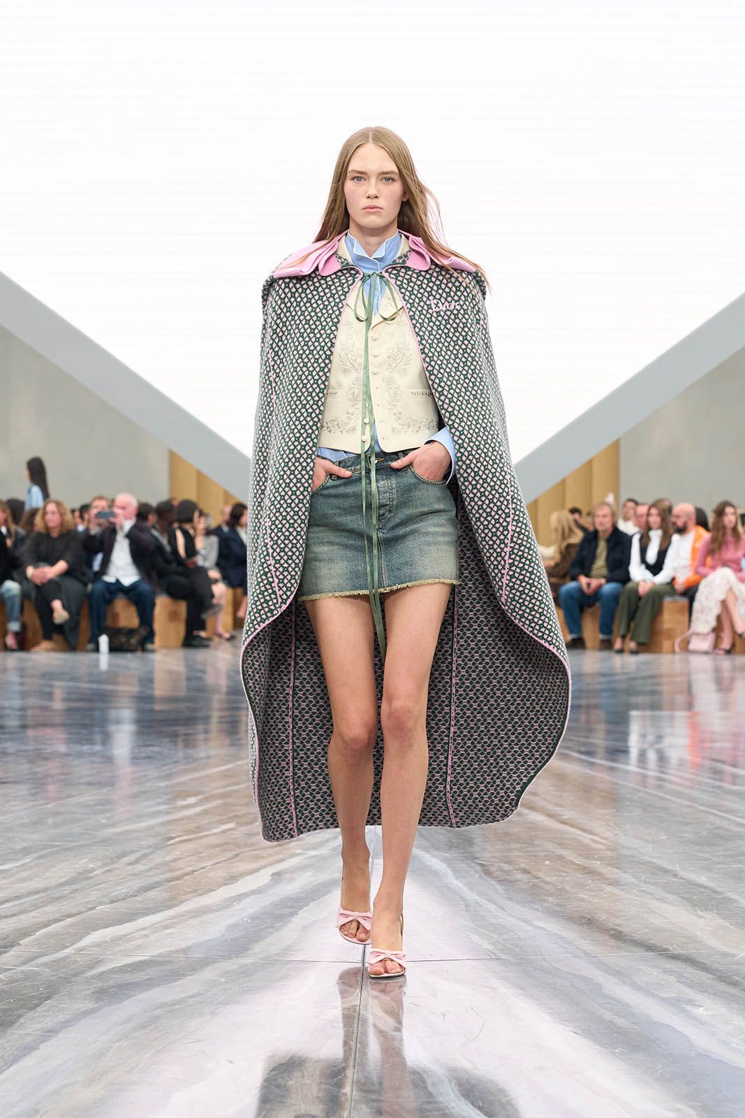 DIOR_W_RTW_SS26_22.jpg