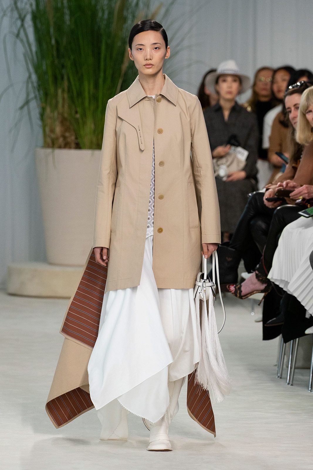 Loewe Women S S20 Look 39.jpg
