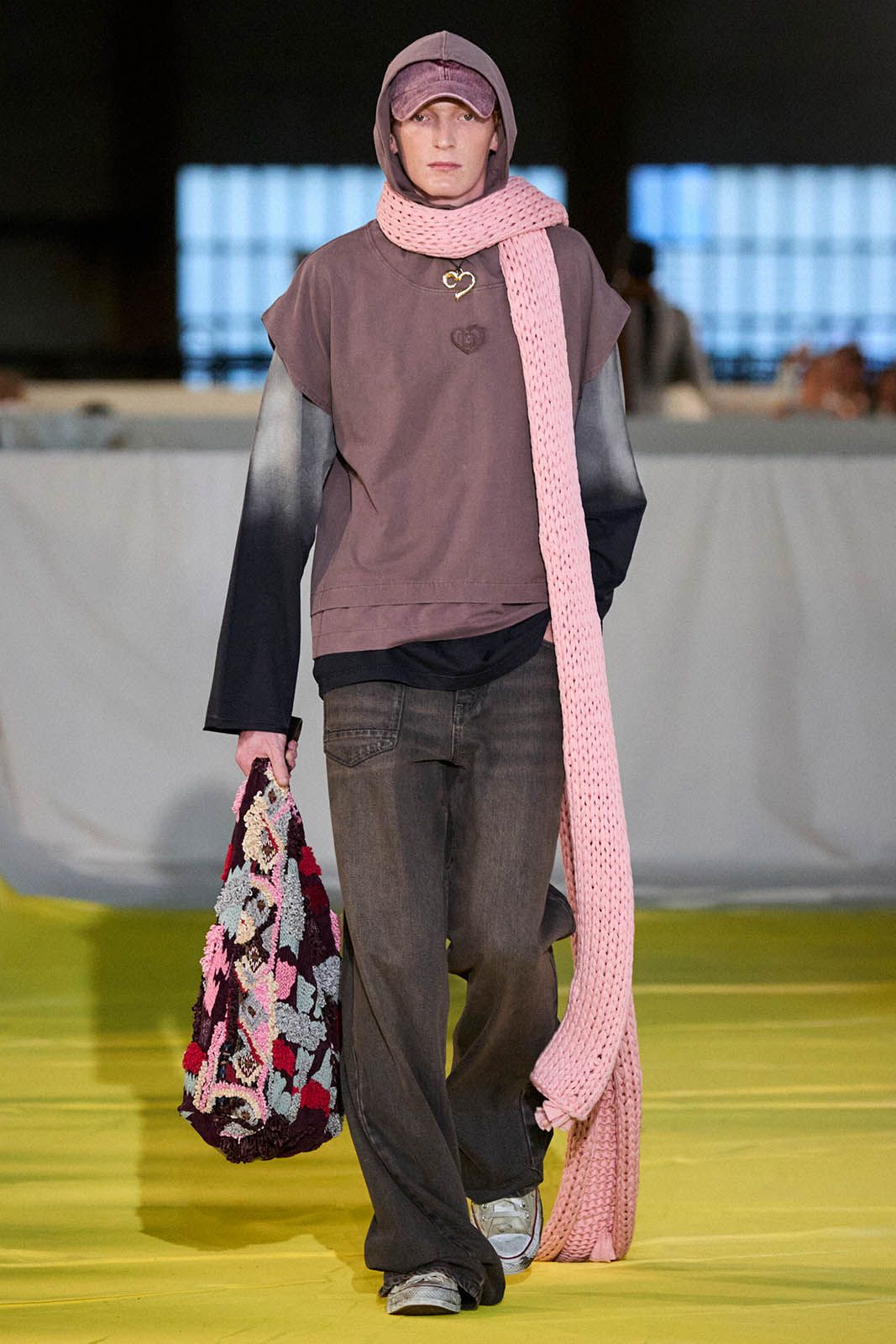 RUNWAY_LOOK_22_DESIGUAL_STUDIO_FASHION_SHOW_2025_18.jpg
