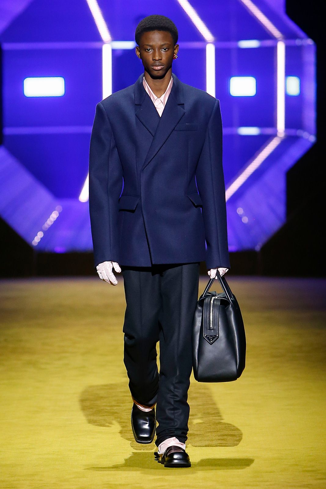 Prada Uomo F W22 Look12.jpg